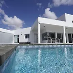 Casa Achaman - Contemporary Style Villa With Outstanding Views