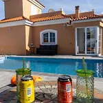 Perfect For Family Holidays With Private Pool, Near Beach And Golf- Villa Ashley