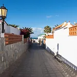 Homeforguest Apartment With Pool And Terrace 1 Min From The Beach