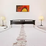 Beautiful 3 Bed Apartment
