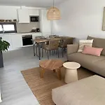 Ad Apartment