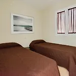 Near The Port, Wide, Confortable, Wi-Fi, Terrace, Aircon