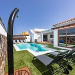 Villa Luxury Paula'S Dream Private Pool Corralejo By Holidays Home