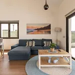 Lightbooking Pueblo Majorero Piscina Climatizada