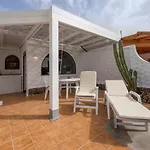 In Front Of The Pool, Large Terrace, Elegant & Confortable, Wi-Fi