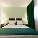 In Front Of The Pool, Large Terrace, Elegant & Confortable, Wi-Fi