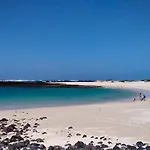 Apartamento Funcional En Residencial Con Piscina En Inmejorable Ubicacion En Centro De La Isla
