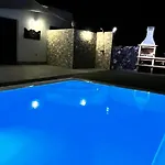 Seaside Villa In El Roque