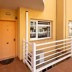 Modern 3 Bedroom House With Large Pool And Fast Internet, 100Ft From The Sea - Sleeps 6