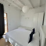 La Milagrosa Surf House & Cowork