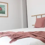 Comfortable Centric Apartment Steps From The Beach