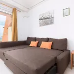Cosy Beach Front Apartment