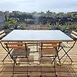 Casa Topik, Family And Surfhouse