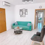 Summer Breeze Apartment