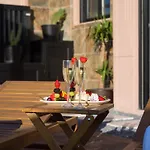 Giraud I - Luxurious Secluded Villa Next To The Sea
