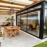 Bungalow + Piscina Independiente