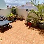 The Summer Treat Shared Apartment Compartido