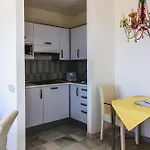 R2 Maryvent Beach Apartments