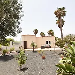Doce Palmeras, Stunning Villa In Beautiful Gardens