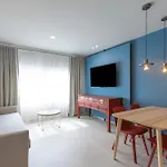 Ocean View 2 Bedrooms Flat Free Parking & Wi-Fi
