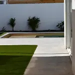 Corralejo Surf House & Surf School