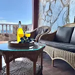 Chabela'S Seaview Penthouse & Spa