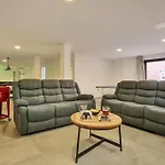 Golden Dunes Villa Picasso