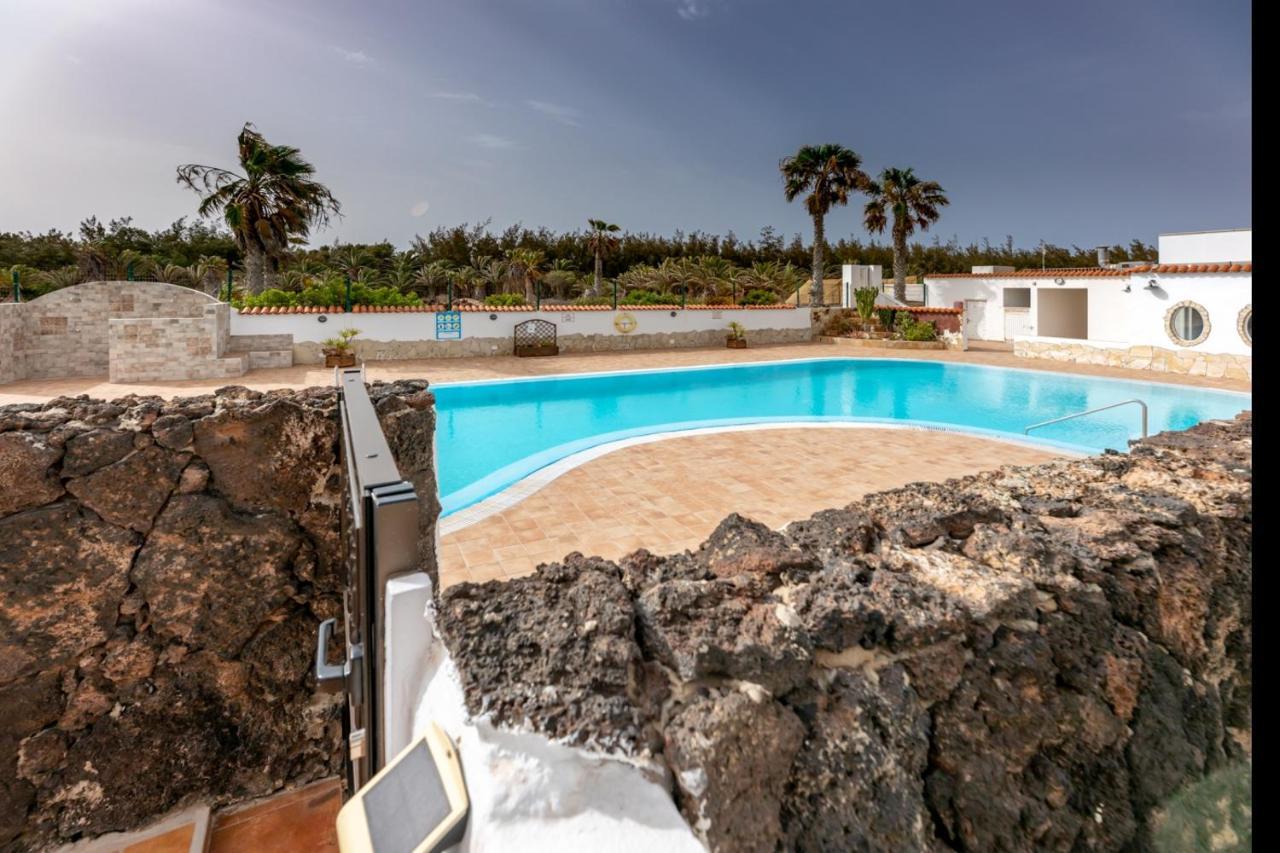 In Front Of The Pool, Large Terrace, Elegant & Confortable, Wi-fi Appartamento