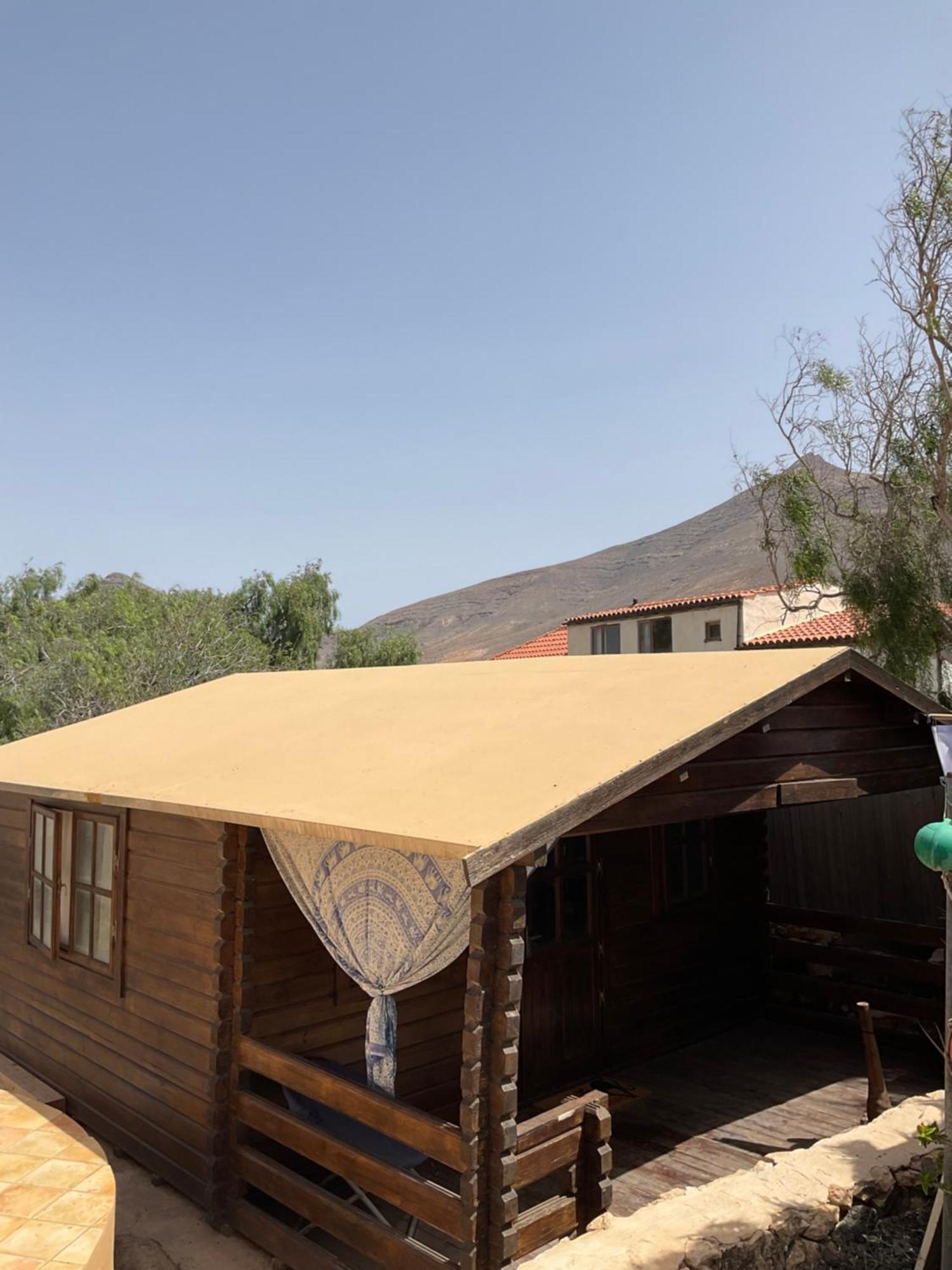 منزل ريفي Rural Off Grid Eco Cabin تيندايا