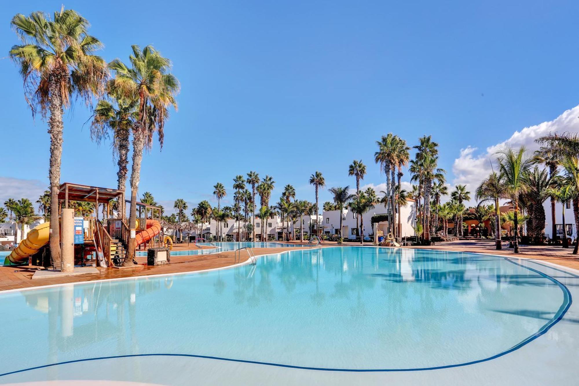 Oasis Duna Surfhouse Pool * Corralejo