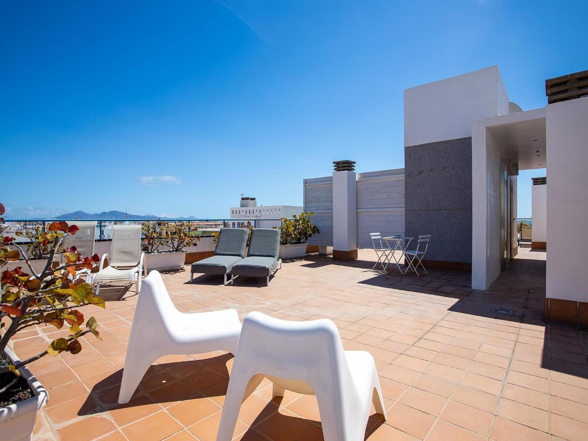 Inviting In - La Oliva Near The Appartement *