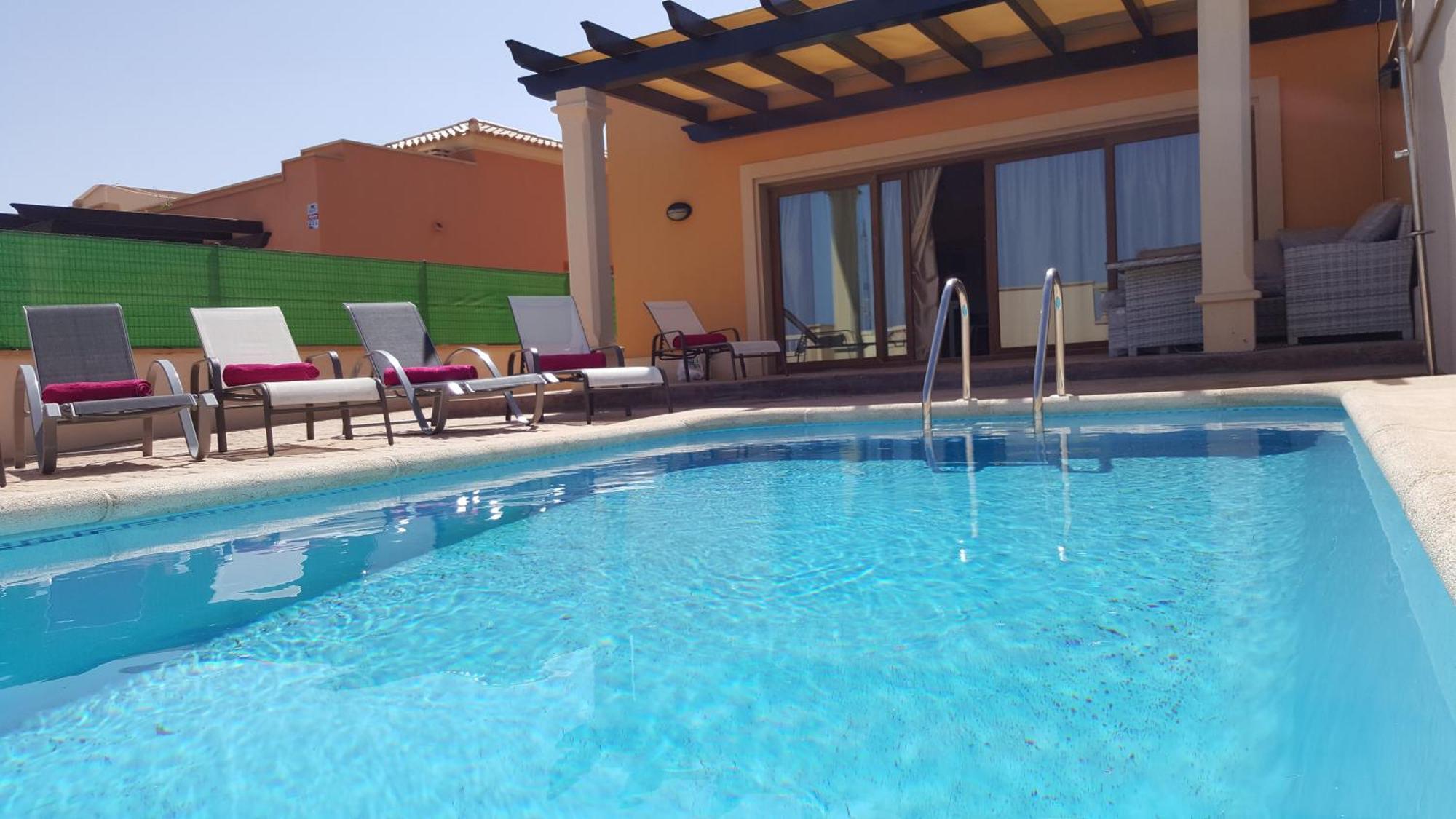 Beautiful, Spacious Villa, Heated Pool, Sleeps Eight, With Quality Furnishings Caleta de Fuste