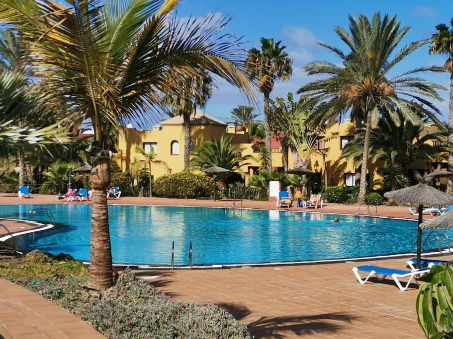 Comfortable With Park And Pools Daire *